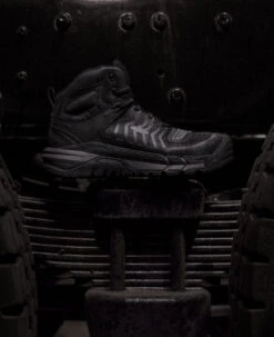 Keen Men's Kansas City Mid (Carbon-Fiber Toe) | Black/Gun Metal 14 Keen Men's Kansas City Mid (Carbon-Fiber Toe) | Black/Gun Metal -Keen 1025617 PDP LeftImage