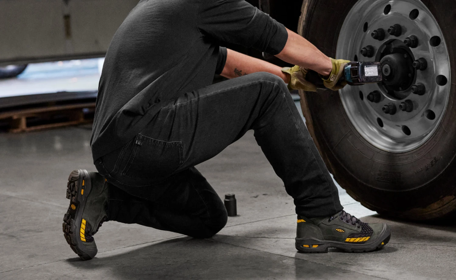 Keen Men's Troy 6" Waterproof Boot (Carbon-Fiber Toe) | Magnet/Black 7 Keen Men's Troy 6" Waterproof Boot (Carbon-Fiber Toe) | Magnet/Black - Image 5