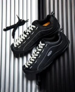 Keen Men's Jasper Sneaker X THC | Nighttime Paisley -Keen KEEN M THCxJasper Lifestyle PDP Single Right 5c919dec fe4b 4261 b90f e413f6173738