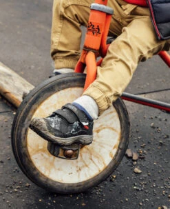 Keen Little Kids' Speed Hound | Black/Camo 15 Keen Little Kids' Speed Hound | Black/Camo -Keen KidsSpeedHoundPDPLifestyle3Kids1026194 c0f0ced8 09ce 4d17 b5a9 129e0e08afde