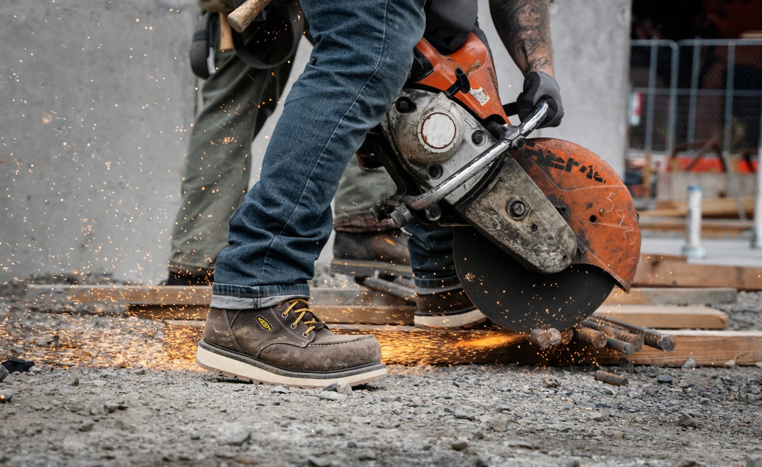 Keen Men's Cincinnati 6" Waterproof Boot (Carbon-Fiber Toe) | Dark Chocolate/Sandshell 7 Keen Men's Cincinnati 6" Waterproof Boot (Carbon-Fiber Toe) | Dark Chocolate/Sandshell - Image 5